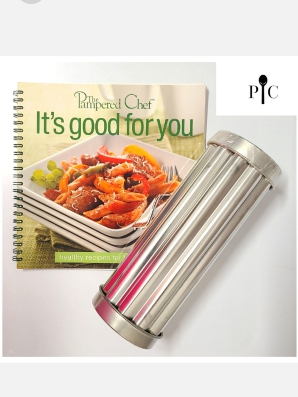 The Pampered Chef Healthy Family Cookbook & Scalloped Canapé Bread Tube Bundle